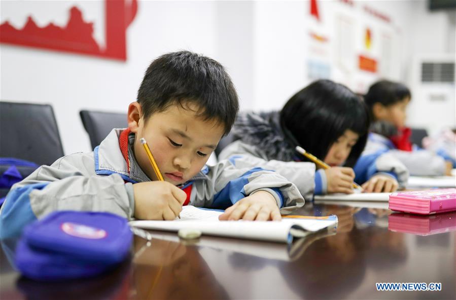 浙江减负新规:小学生晚9点后可以不做作业